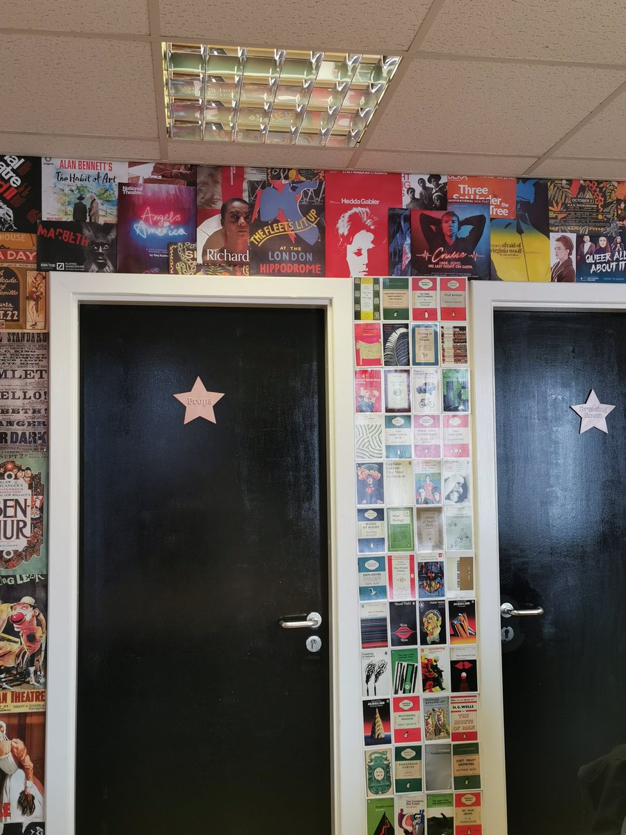 DrawerCompany's tweet photo. There are stars in our eyes and on our doors.
#TorkArtsStudioTheatre
#WeirdDrawer #HSFC https://t.co/CZ5aPnv6Cg