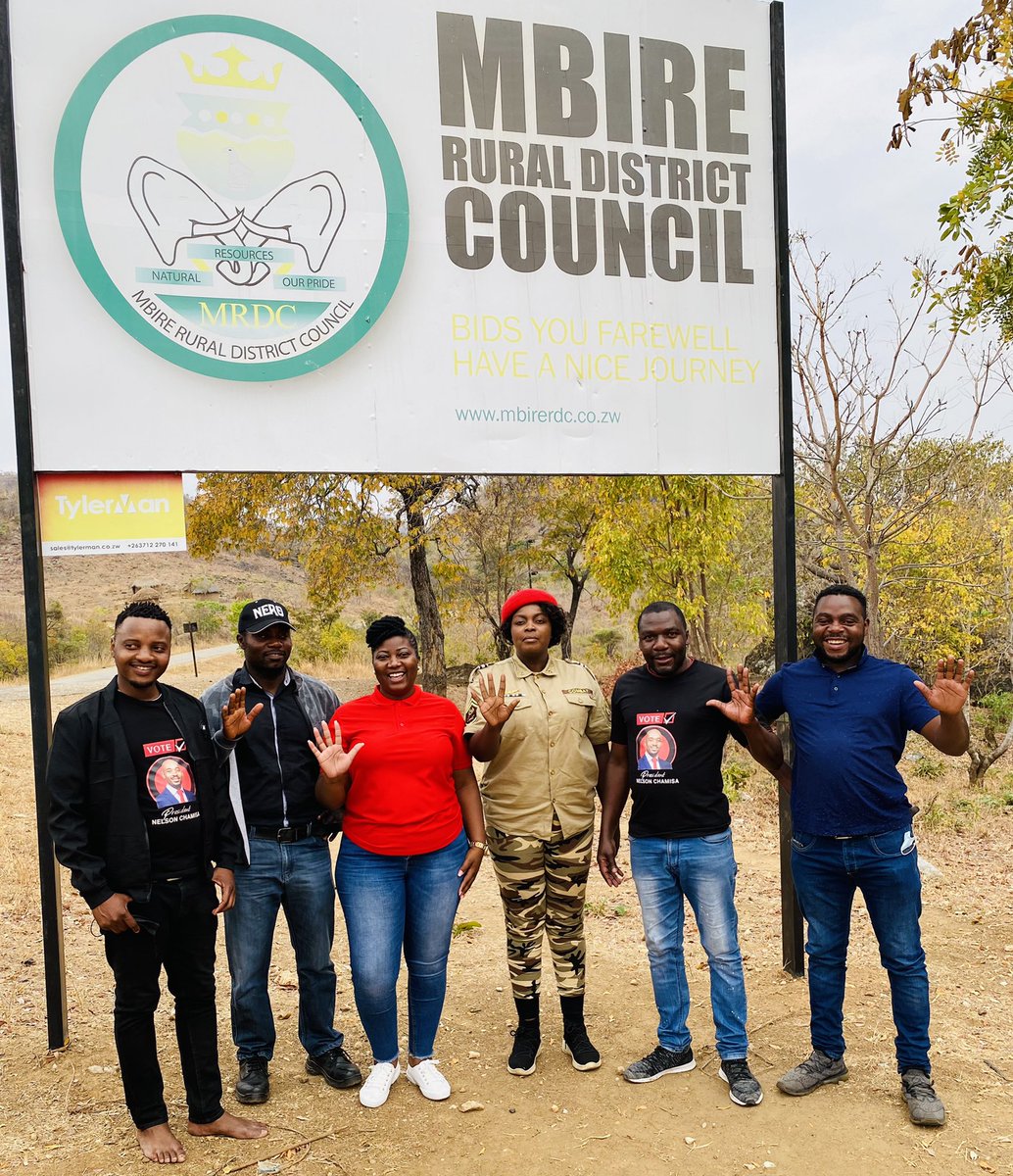 JoanaMamombe's tweet photo. MDC-Alliance Youth Assembly invades rural Constituencies to mobilise and recruit young people.
Thank you #Mbire Constituency for the warm welcome.
Today we will be in #Rushinga Constituency.
#NgaapindeHakeMukomana
#RegisterToVote2023
#RegisterToVoteZW https://t.co/gkEi03eslT