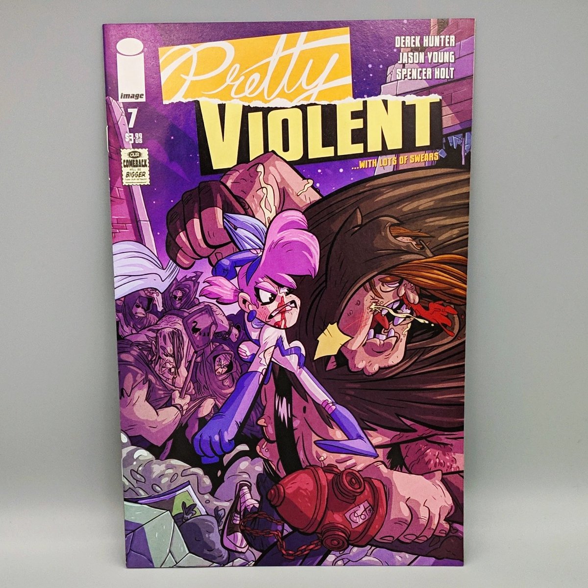 EntreBocadillos's tweet photo. La cosa se va a descontrolar descomunalmente y lo vemos en este séptimo número de “#PrettyViolent”, un #comic de #JasonYoung y #DerekHunter que nos trae #ImageComics. Os dejo enlace a la microreseña sin spoilers ⏩
https://t.co/PqgCTwReFA https://t.co/p5Pt7K6asv