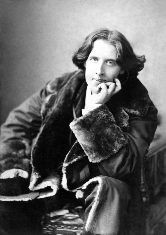 sammillsauthor's tweet photo. Today I learnt a delicious new word whilst researching Oscar Wilde/David Bowie - kaloprosopia, which means 'creating oneself as a beautiful character' https://t.co/g2gCY98mmD
