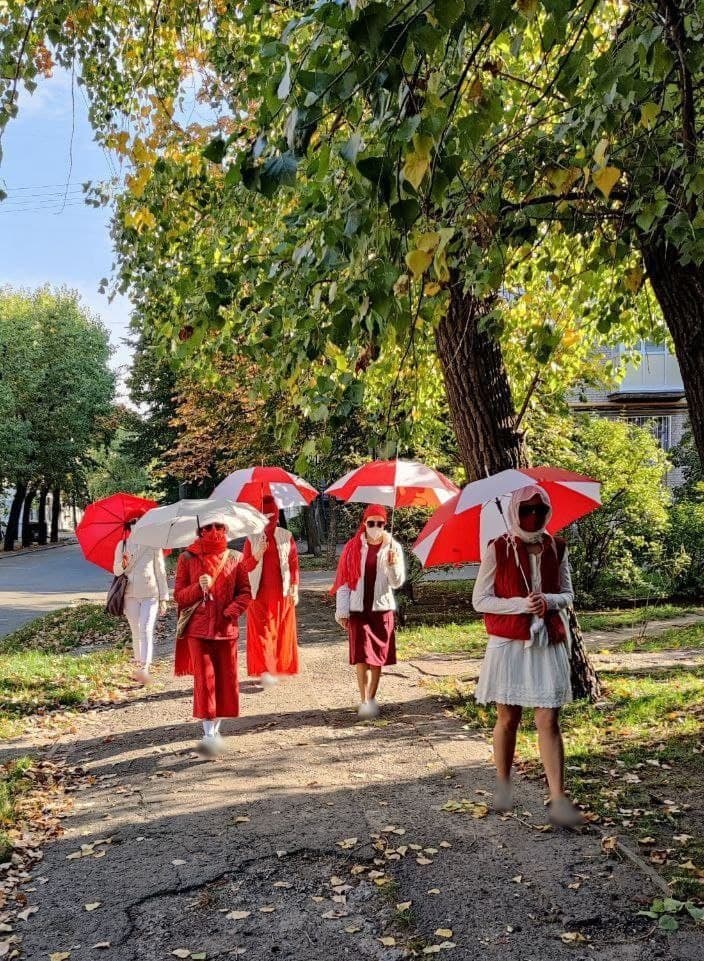 HannaLiubakova's tweet photo. #Belarus Nothing, nothing will stop these strong and brave Belarusian women from coming out to the streets of Minsk. It is nearly impossible to self-organise in Belarus without facing a prison term. But somehow people remain resilient despite the unprecedented level of repression https://t.co/kBE68oVJjT