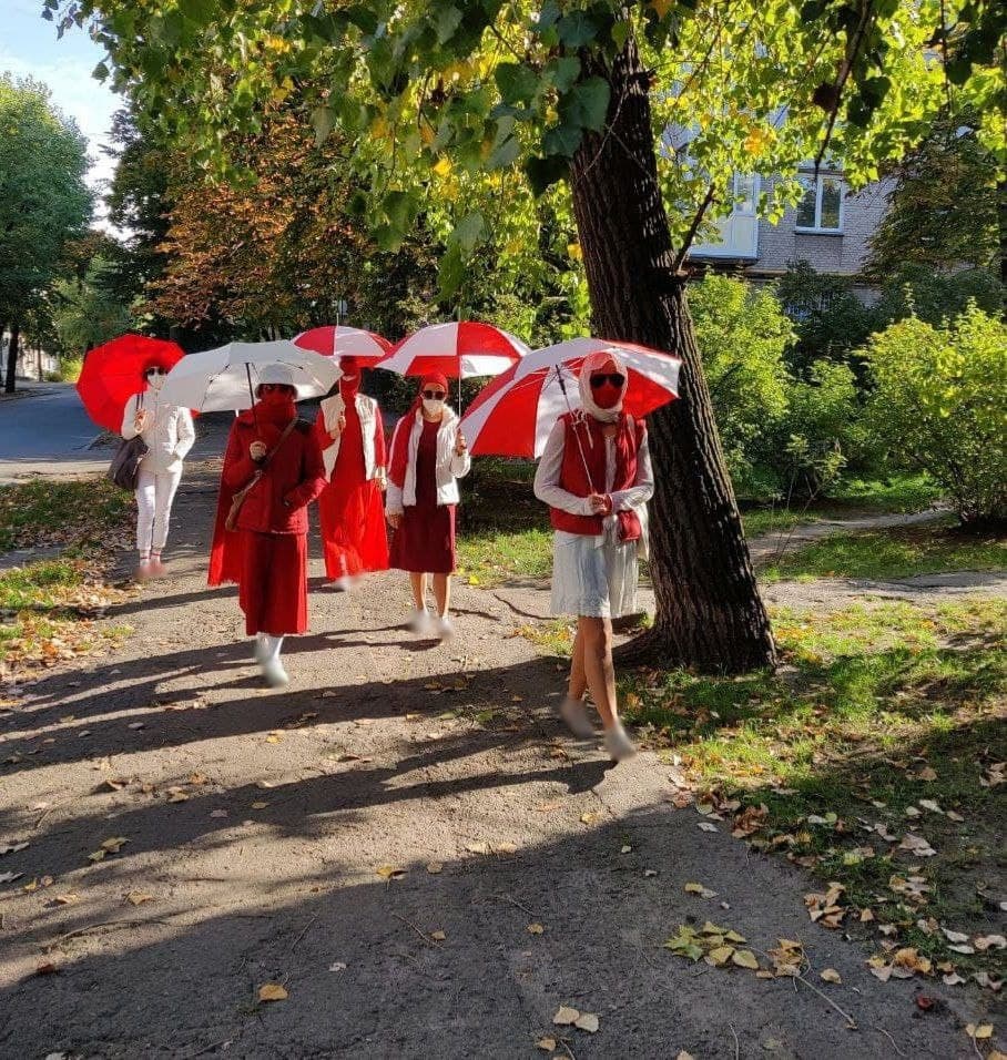 HannaLiubakova's tweet photo. #Belarus Nothing, nothing will stop these strong and brave Belarusian women from coming out to the streets of Minsk. It is nearly impossible to self-organise in Belarus without facing a prison term. But somehow people remain resilient despite the unprecedented level of repression https://t.co/kBE68oVJjT