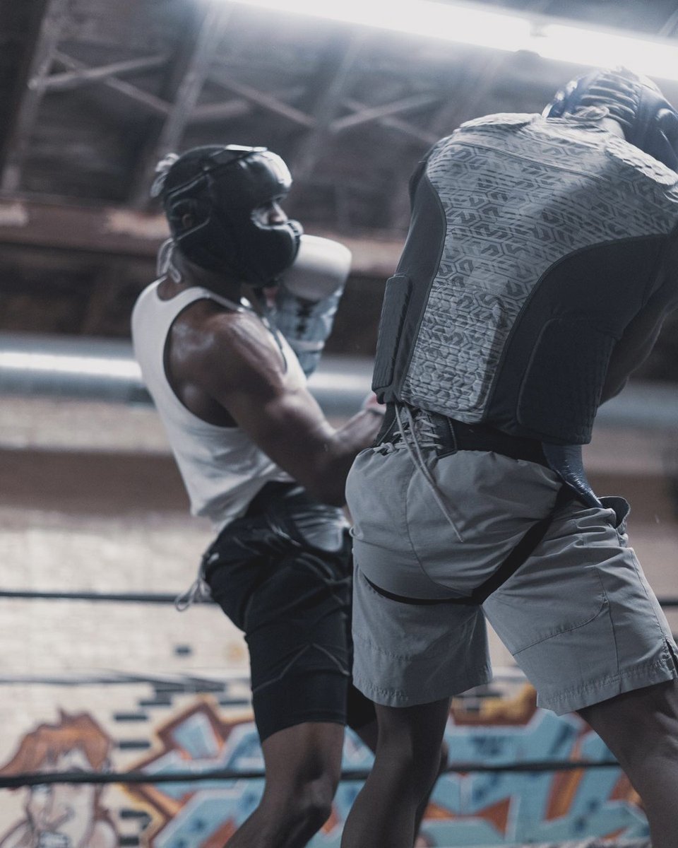 BOXRAW's tweet photo. Hunting season, @JaronEnnis preps for an Oct 30th return. Philly boxing's latest star, 'Boots' hits Las Vegas next on his welterweight world title charge #boxraw #EnnisDulorme https://t.co/v2eqUmOPfG
