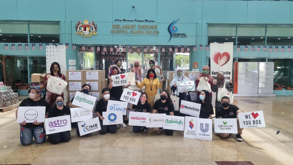 hitzdotmy's tweet photo. Malaysians, Brands and NGOs unite to send over 1 tonne of love to 1,200 Hospital Sungai Buloh healthcare heroes in collaboration with Astro Radio #KamiCare &amp; more!

Visit https://t.co/59rvqq4ecB to encourage and give strength to our medical frontliners!

#astroradio #weloveyoubox https://t.co/XDacPhFpQ2