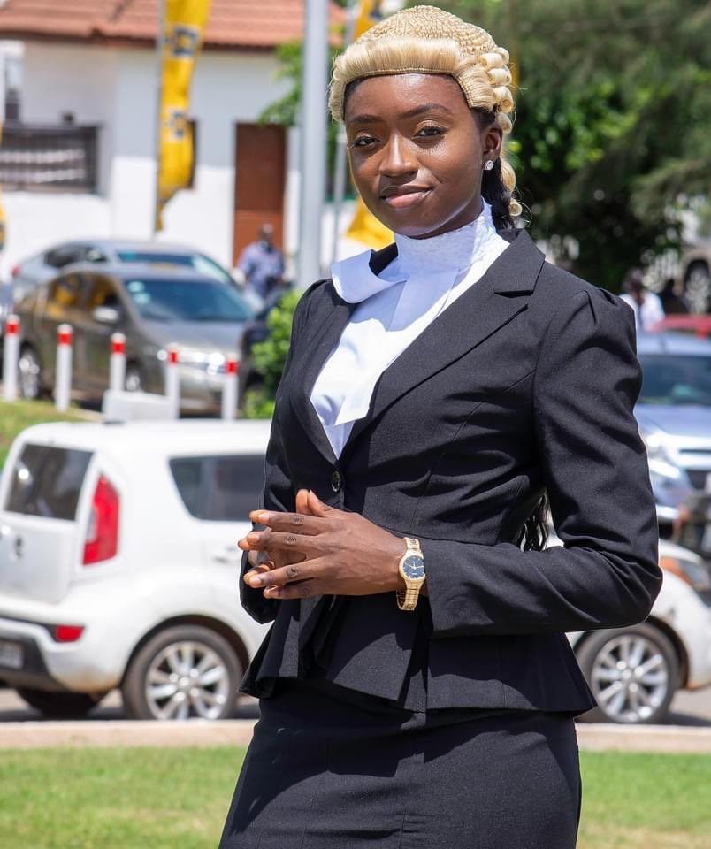 SIKAOFFICIAL1's tweet image. Meet Ama A DaCosta, the youngest lawyer in Ghana. Ama is just 22
She was adjudged the best student in Civil Procedure 

She gained admission to study law at the University of Ghana in 2015 shortly after she turned 16 years.