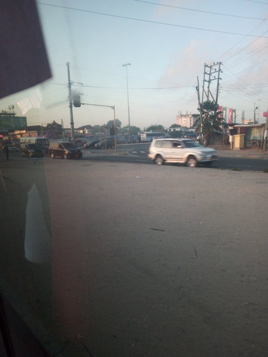 peterkimms's tweet photo. @KilimanjaroBus nimeliona asubuhi mwenge pale kuna traffic walikua wamelishikilia kwa muda https://t.co/LGAEcoAwnl