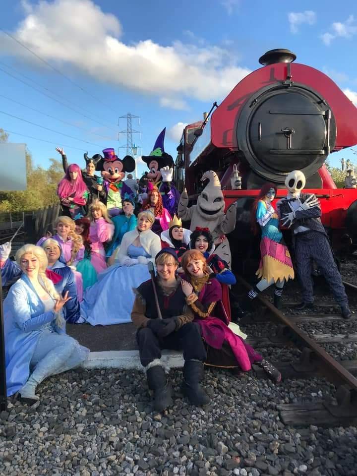 north_steam's tweet photo. The almost full cast from today's Fairytale Express! Posing with our very own 401. We hope everyone's had a brilliant weekend. 

Thanks to @Letitsnowprod for a superb weekend. https://t.co/9khpNaioyG