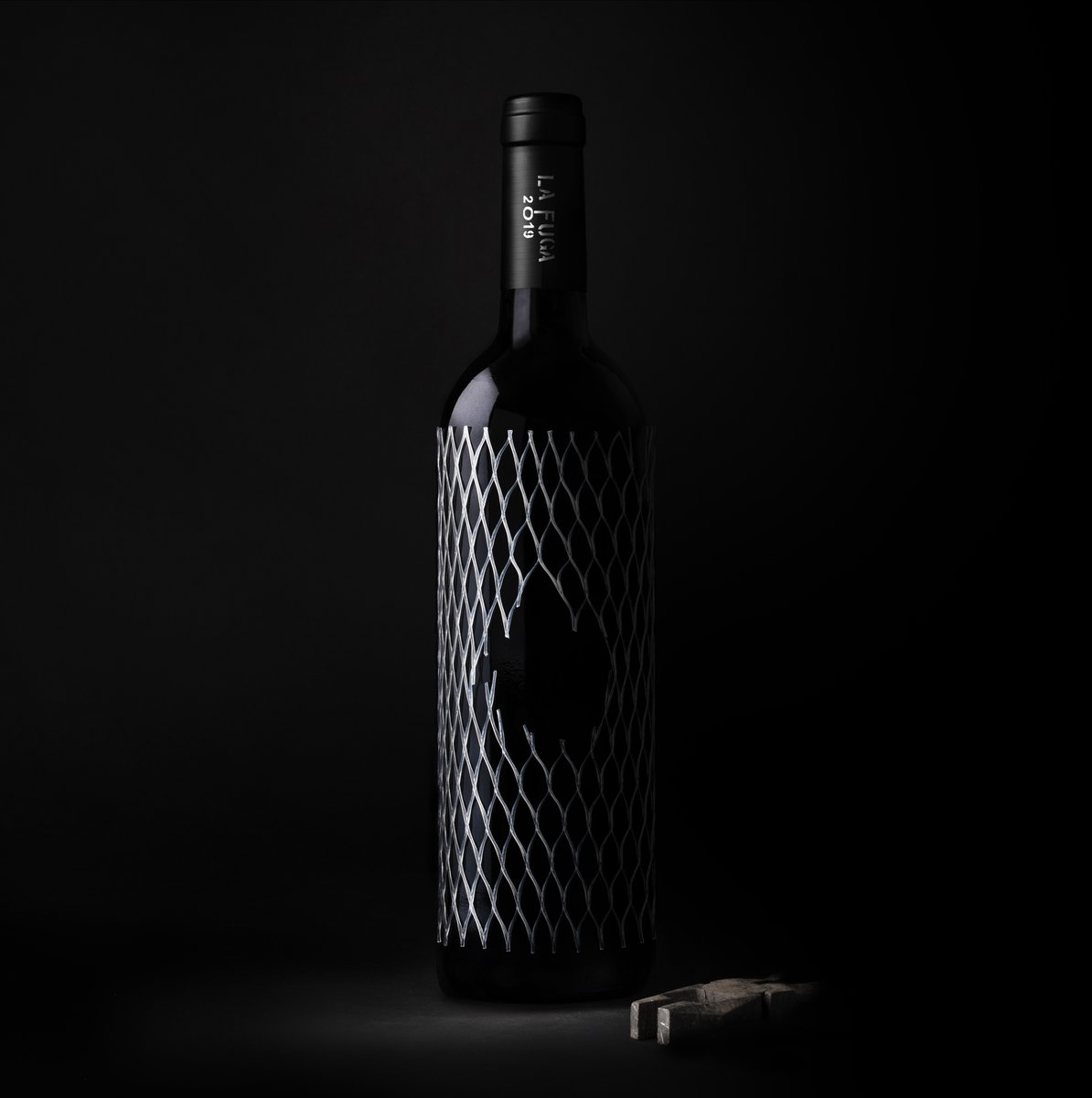 SpringettsBDC's tweet image. We're celebrating our latest Pentaward winner - La Fuga wine! Check it out...

#pentaward #winelabel #wine #packagingdesign #design #graphicdesign #winner #brandlove #LaFuga