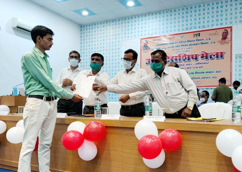 DM_Etah's tweet photo. व्यवसायिक शिक्षा एवं कौशल विकास विभाग उ0प्र0 तथा सूक्ष, लघु, मध्यम, उद्यम निर्यात प्रोत्साहन विभाग उ0प्र0 द्वारा संयुक्त रूप से आईटीआई प्रांगण में आयोजित जनपद स्तरीय अप्रेंटिशिप मेले का फीता काटकर शुभारंभ किया गया।  @UPGovt @CMOfficeUP @ChiefSecyUP https://t.co/NQFALoIoC5