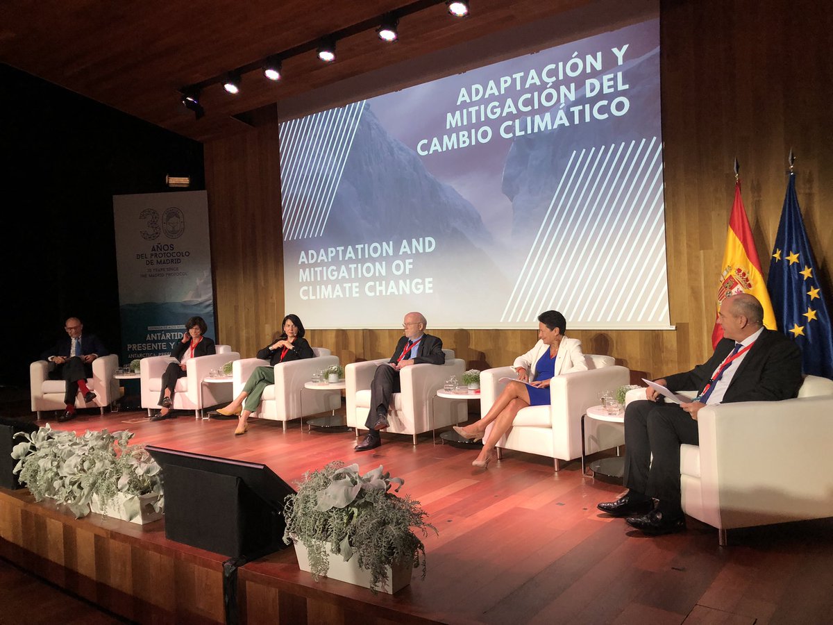 RosaTristan's tweet image. Pascal Lamy anuncia que UE invertirá  1.000 mill en limpiar la hidroesfera. #ProtocolodeMadrid ahora.