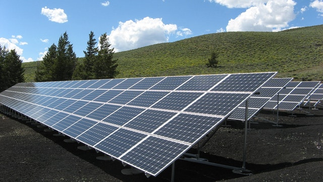 rusenergyweek's tweet photo. Влиянию европейского «зеленого» курса на российско-европейское сотрудничество в области энергетики будет посвящена сессия деловой программы Международного форума «Российская энергетическая неделя». 

Подробнее:  https://t.co/ZpeKxLpZd1

#РЭН #Росконгресс #энергетика https://t.co/cKb6LjAbde