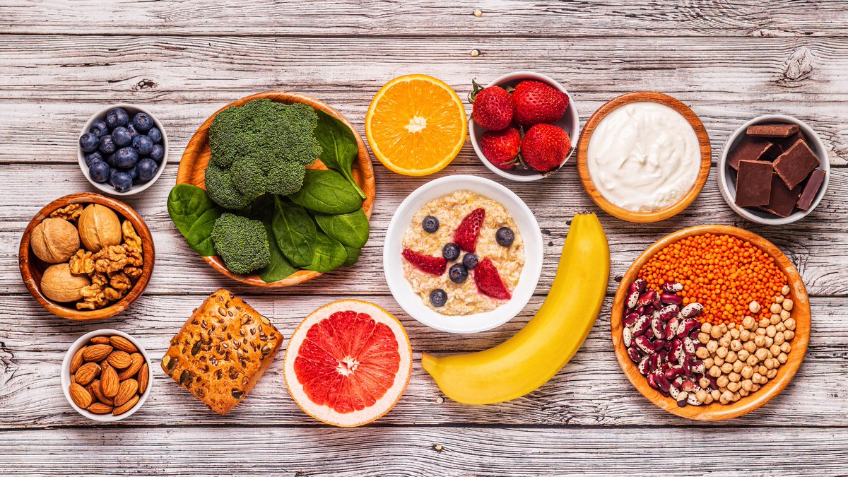 topfruitbytes's tweet image. Get your week off to a fresh start! #mondaymotivation #fruit #healthyeating