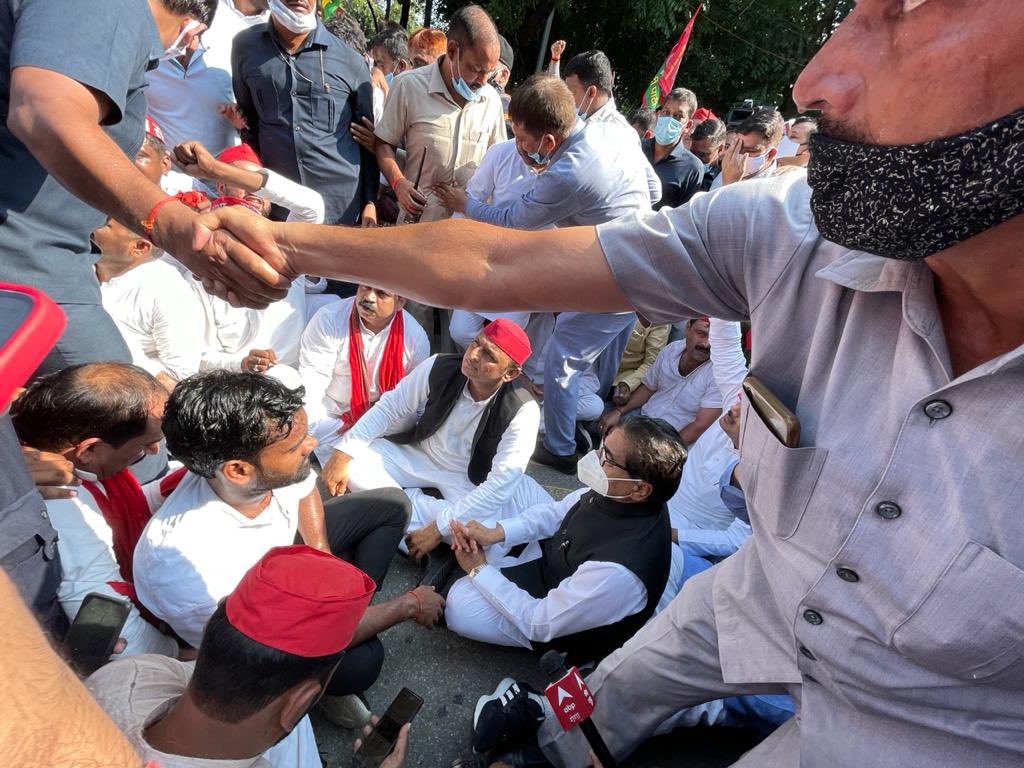 yadavakhilesh's tweet photo. https://t.co/DvqR4a1fkx