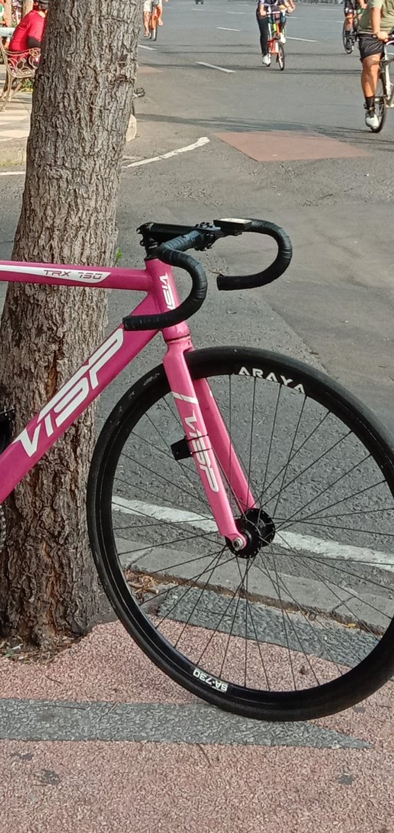 Dickyfvernanda1's tweet photo. #Fnfjb 
WTS Dropbar zoom compact 42cm + bartape unbrand 
150k nett free ongkir sepulau jawa
lokasi surabaya
Wa 08977324977 https://t.co/vIhsfnIH0s