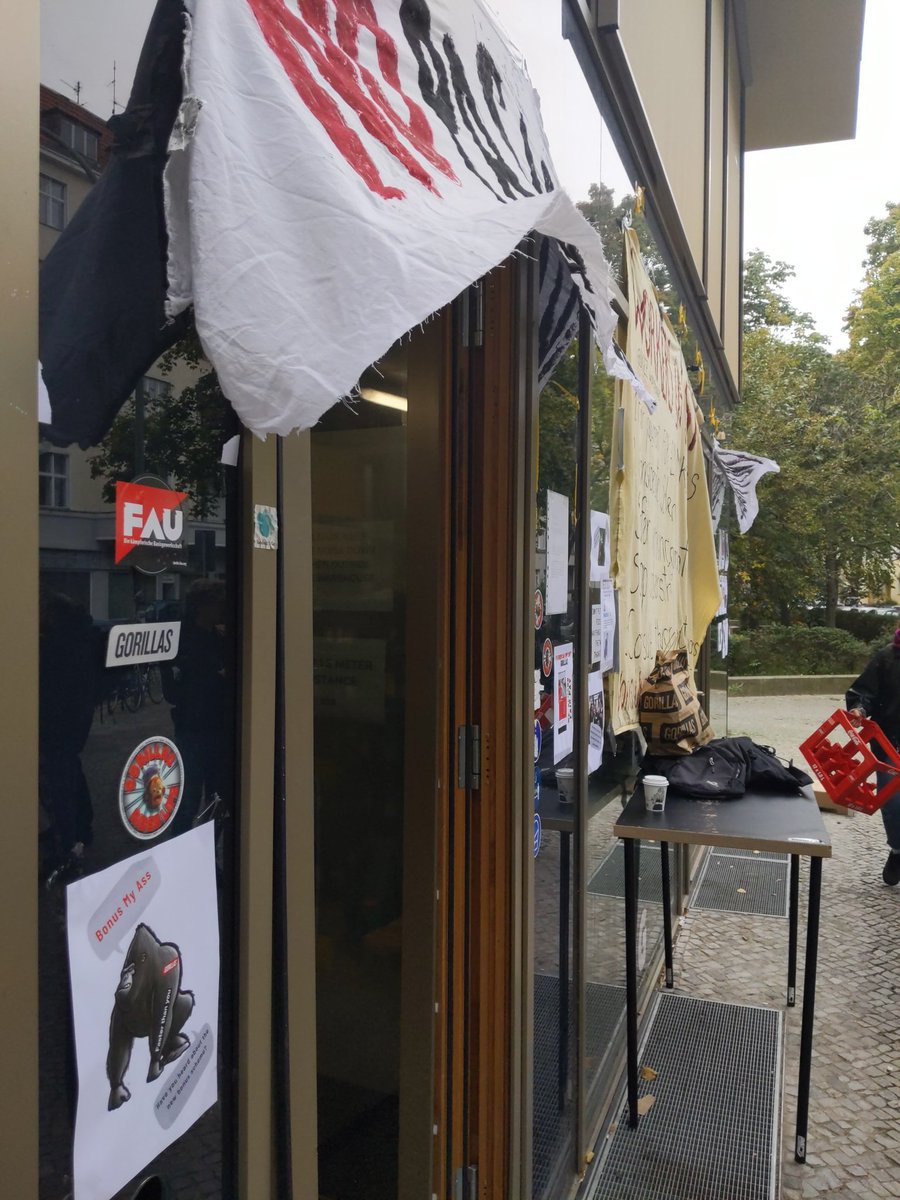 Payday_ev's tweet photo. BKIEZ shut down for today and tomorrow!
Mgmt promised on Friday to negotiate with the #striking workers today. Instead, their solution is to shut operations down with a phone call. #wildstrike #berlin #b0410 https://t.co/GYBeUprn7L