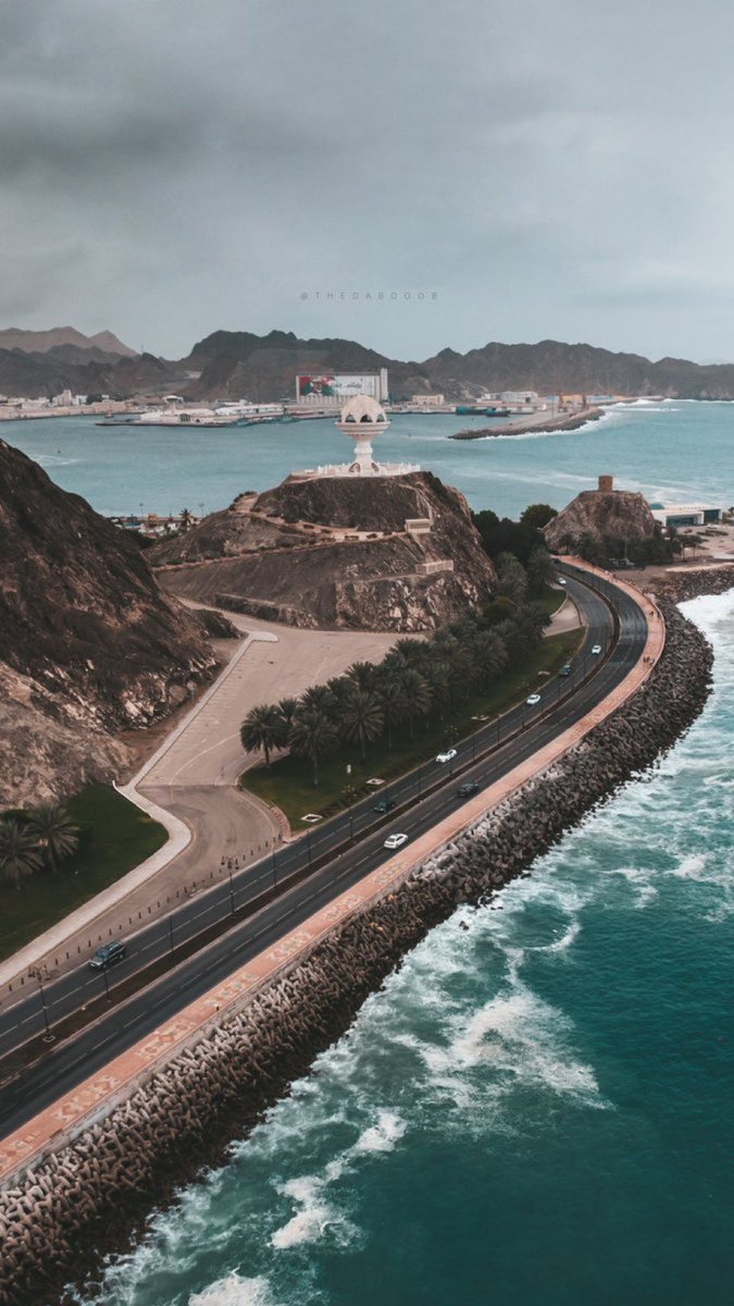 #شاهين

ما يضير  نضارة حسنك
الخدش
عمان يا حسناء   ..
أنتِ عرينة .. البطل

سلاما.. 
 يفوق اللهفة الأولى.. 
وأيااا أمٌ..أحيييها 
صوتا فخما .. 
 من مآذن القلب
----
ألف سلاما.. ترابا وانسانا
🤍❤️💚
صالح