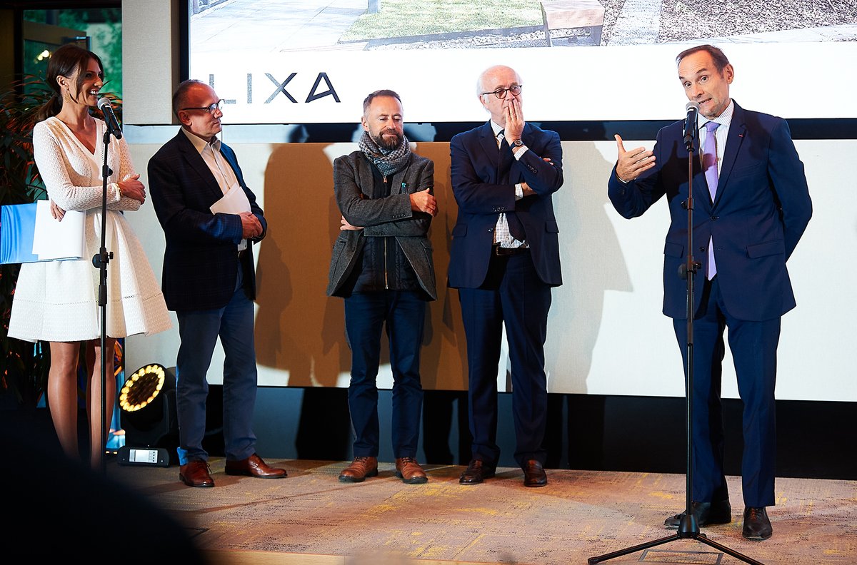 Amb_Francji's tweet photo. Wziąłem udział w inauguracji nowego kompleksu biurowego Lixa firmy #Yareal w @warszawa – nowej znaczącej inwestycji 🇫🇷 w stolicy. @molszew77 https://t.co/YYkMzV6br9