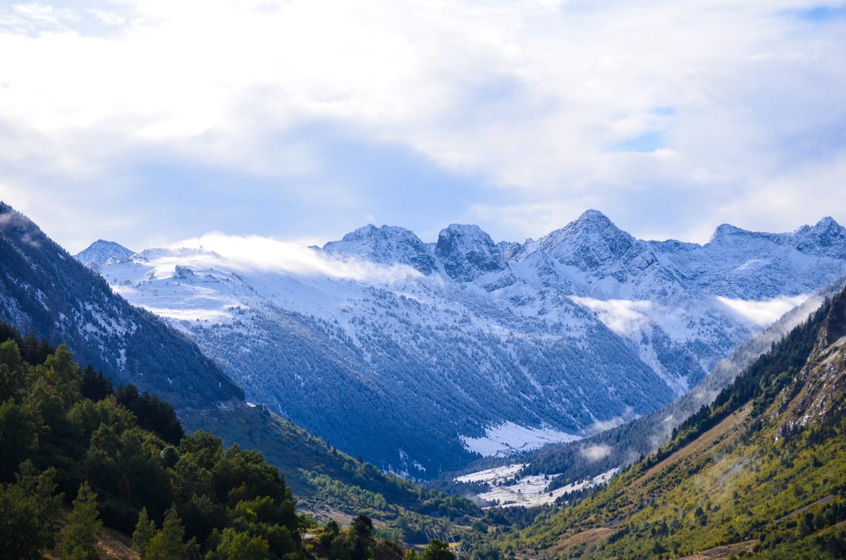 baqueira_beret's tweet photo. Primeras nieves de otoño, siempre un placer  ❄️

#EspirituBaqueira #BaqueiraBeret #Baqueira #Beret #Bonaigua #Baciver https://t.co/AhqEmvPF2C