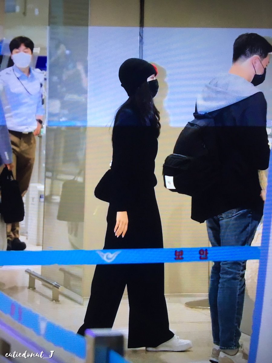 cutiedonut_JENNIE tweet media