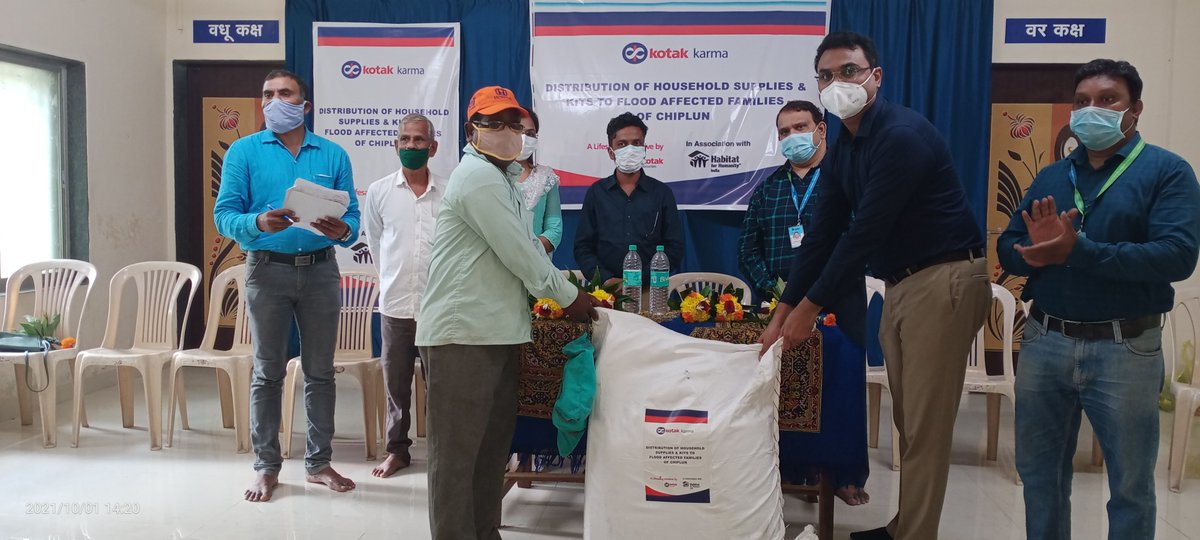 kotakneo's tweet photo. Kotak Securities provides relief materials at #Varanasi #Kushinagar &amp; #Mirzapur in #UttarPradesh and Chiplun in #Maharashtra to the flood #victims in collaboration with @ActionAidIndia &amp; @habitatindia. 

Read more here: https://t.co/bTWO17M5TK 

#KotakSecurities #India #KotakCSR https://t.co/AryIFMgeyc
