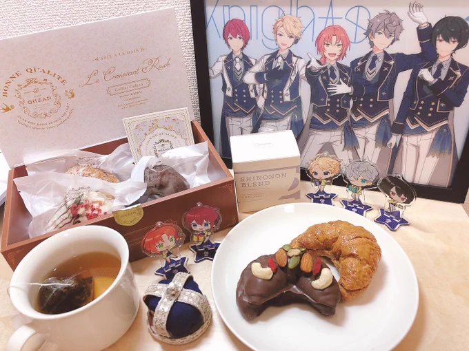 あんスタくんの夏休みキャンペーンニューディ編、knights賞いただきました…!
しののんブレンドと一緒に楽しみたいと思います〜!! 