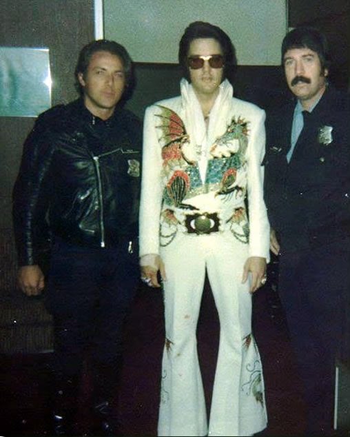 CoryKarma's tweet photo. October 4th 1974 - Detroit, MI
#ElvisPresley 🎶 #OnThisDay 🗓 https://t.co/uWVoawf3fx
