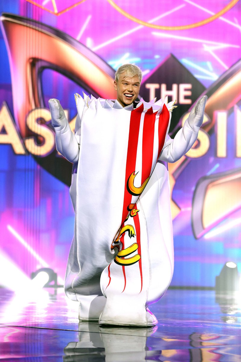 JackVidgen's tweet photo. Okay so you basically ALL guessed it! I’M KEBAB ON @maskedsinger_au! 💓 #themaskedsingerAU https://t.co/TEDAkvJEXP