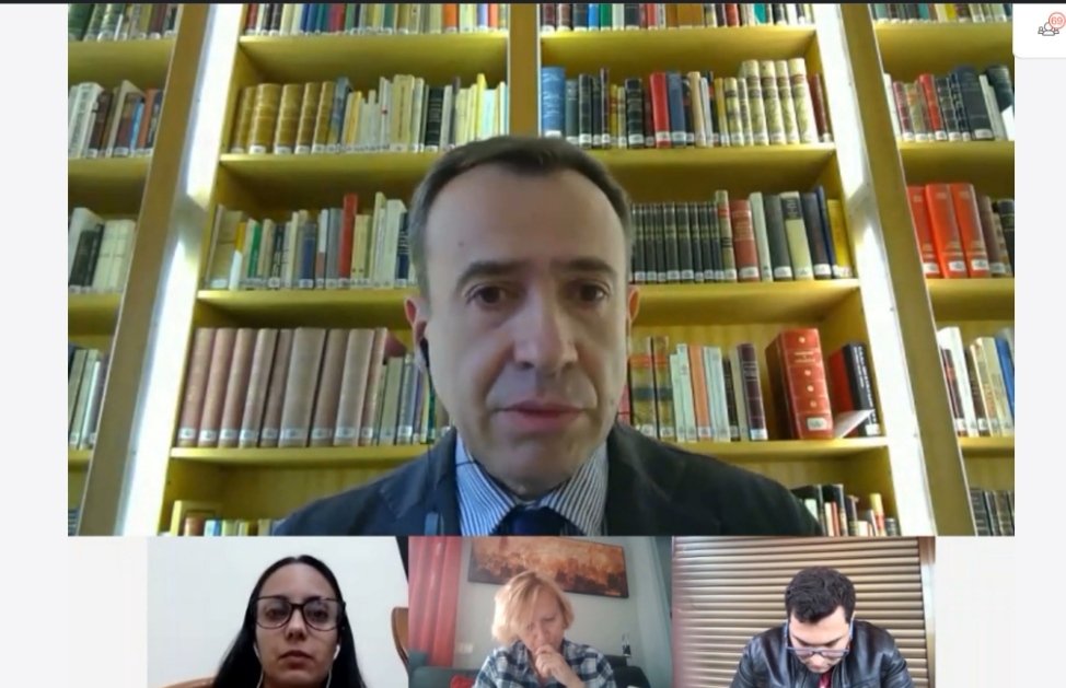 esc_espana's tweet photo. Esta mañana ha tenido lugar la inauguración del #Master en Diplomacia y RR.II. de @esc_espana que este año cursarán 80 alumn@s 🧑‍🎓👨‍🎓
Las obras del Aula Magna han motivado una inauguración online, pero mañana comienzan las clases presenciales. ¡Os esperamos! https://t.co/bkk9BsVRey
