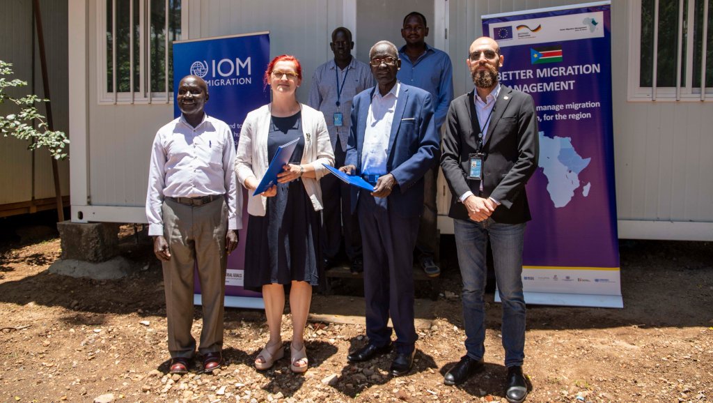 EUinSouthSudan's tweet photo. Collecting and analysing data on human trafficking help fight this crime in South Sudan. @nbs_southsudan received equipment and capacity building through the Better Migration Management programme funded by the European Union through  #AfricaTrustFund and @GERinSSD. @IOMSouthSudan https://t.co/JGVMfxG7hJ
