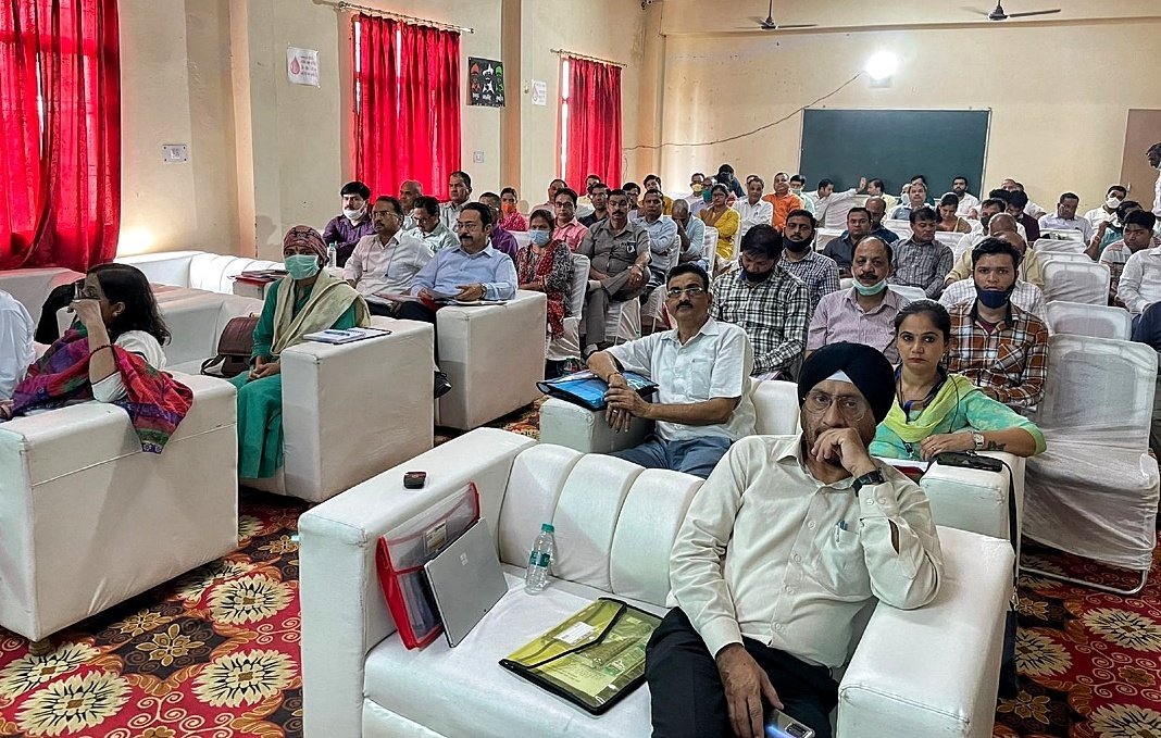 CPPGG1's tweet photo. District officials of #Haridwar gathered for a two day workshop on #SDGs action plan formulation. Discussion on District SDG monitoring framework was also held.
#sdgvision2030 #Uttarakhand @drmanoj_pant @basava_ias @NITIAayog @pushkardhami @SDGoals #SDGworkshop @DIPR_UK @ukcmo https://t.co/zJ6VsHOaP0