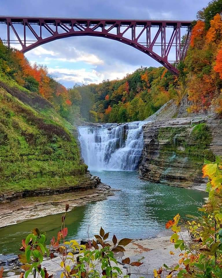 BeautiesGalaxy's tweet photo. Switching it up a little and posting some pics of NY in all her glory! Don't forget to get out and enjoy some views this season🍁🍂🌻 #fall #fall201 #nature #outdoors #waterfall #waterfallfun https://t.co/7i05qQLgqT