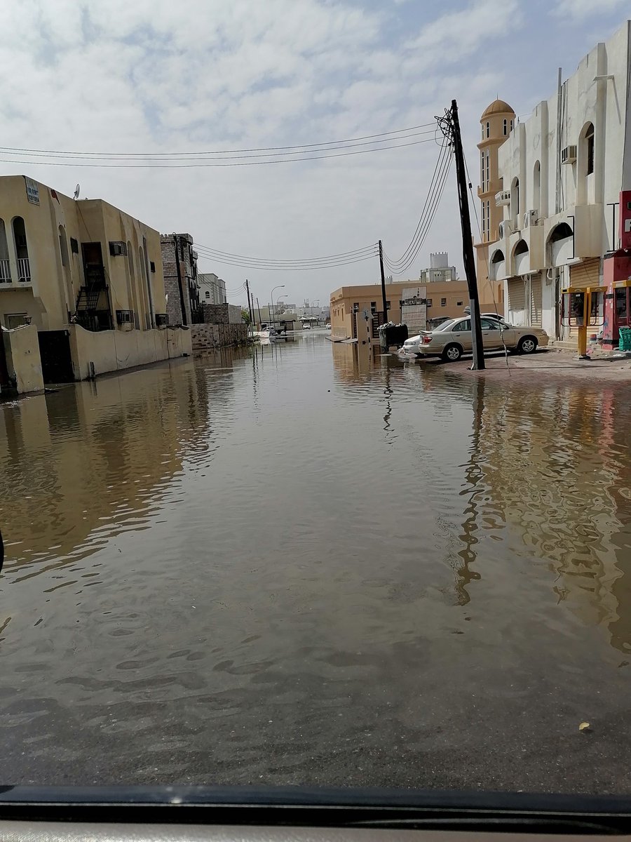 الأخوة في بلدية مسقط يرجى التحرك في تصريف مياة بحيرة حلة النصر <a href="/hilalalsarmi/">هلال بن حمد الصارمي</a>