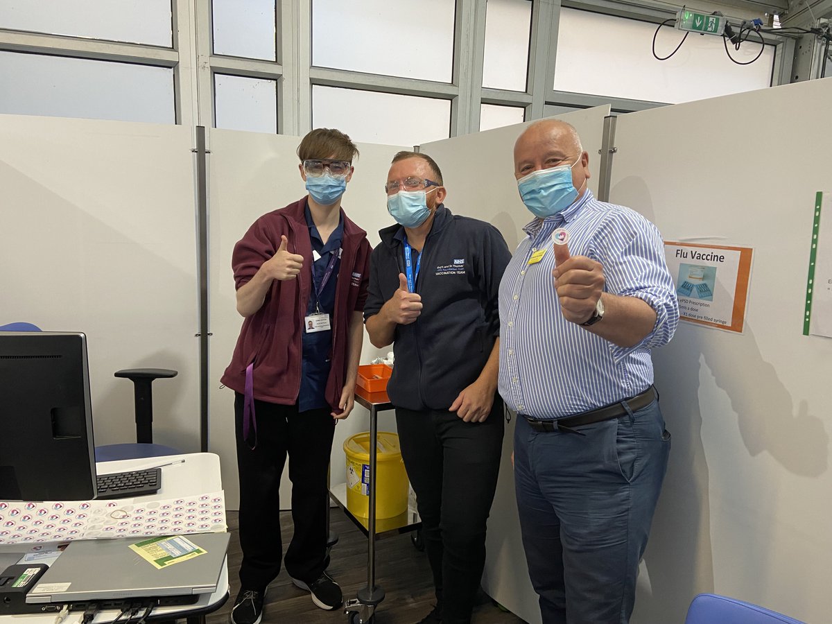 This morning I have been to the Guy's vaccination hub to have my COVID-19 booster and Flu vaccines - thank you to my brilliant vaccinators, Ryan Van Der Merwe and Sammy Backon <a href="/GSTTnhs/">Guy's and St Thomas'</a>