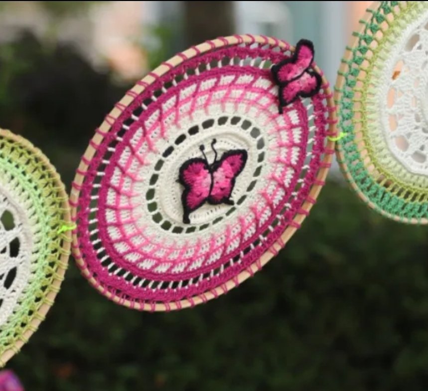 YarnPatch's tweet photo. Can't believe it has already been a  month since the Spinning Yarns Festival. We loved seeing all the colour, skill &amp; positivity that day. Only another 10 months until the next one! Credit to David Heatley for the beautiful images. #yarn #yarnlove #yarnshop #crochet #knitting https://t.co/cSU5wU1axN