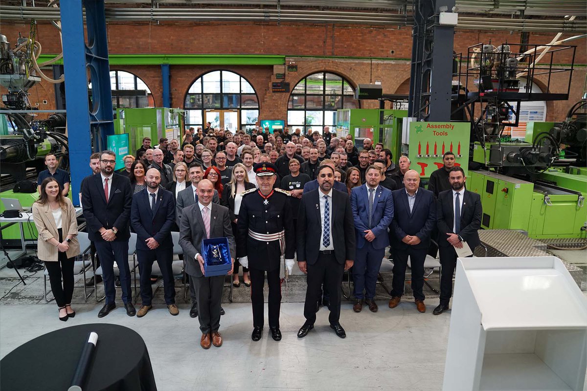 loadhogltd's tweet photo. It was an honour for Loadhog to welcome the Lord Lieutenant of South Yorkshire to Hog Works on Friday for the presentation of our Queen's Award for International Trade.

Congratulations to all 🏆

#QueensAward #InternationalTrade @LieutenancySY https://t.co/6mOYK0NLwB