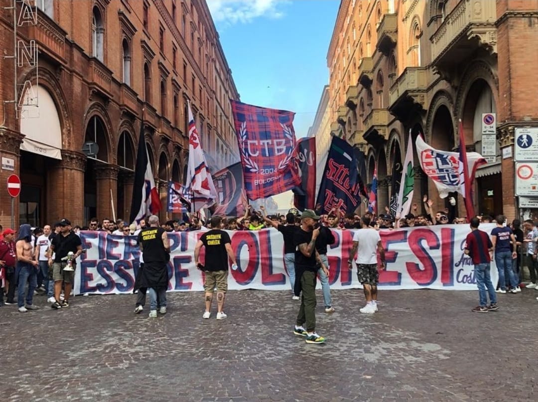 CTB2004's tweet photo. 3/10/2021 corteo per i 112 anni del nostro Bologna! https://t.co/OogiN7myt6