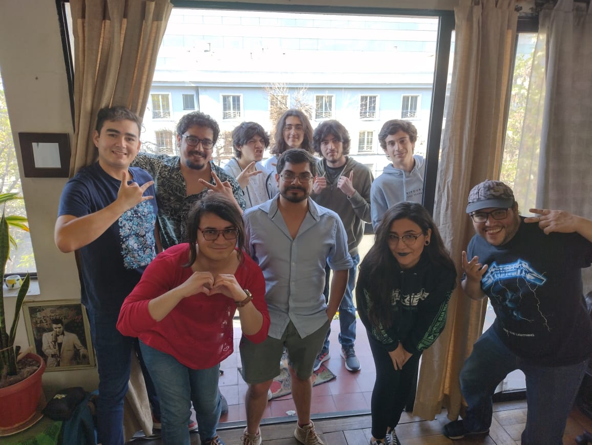 GH_SSBU's tweet photo. Después de tanto tiempo, de tantas conversaciones, de tantas risas, por fín nos conocimos en persona. Una experiencia tan amena y natural como en el voice chat. Que esta familia se mantenga es trabajo de nosotros. 

Esto es una parte de Great Horizons en la RM, junta del Sábado~ https://t.co/WsQXEJAlkf
