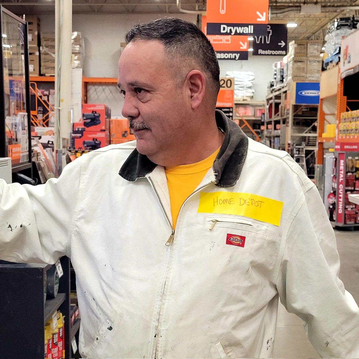 Patrici00012390's tweet photo. Our Pro customer came in with a Sherwin Williams jacket....
Not on our WATCH
Driving Pro paint all day everyday
#FindknowGrow
#valpostrong2030
#killingthegame
#PROGAINS
@BethRoyHD @CynParry @SharonMHurley @jenniferk0205
@EAlvarez_00 https://t.co/l6W0BzJcQ3