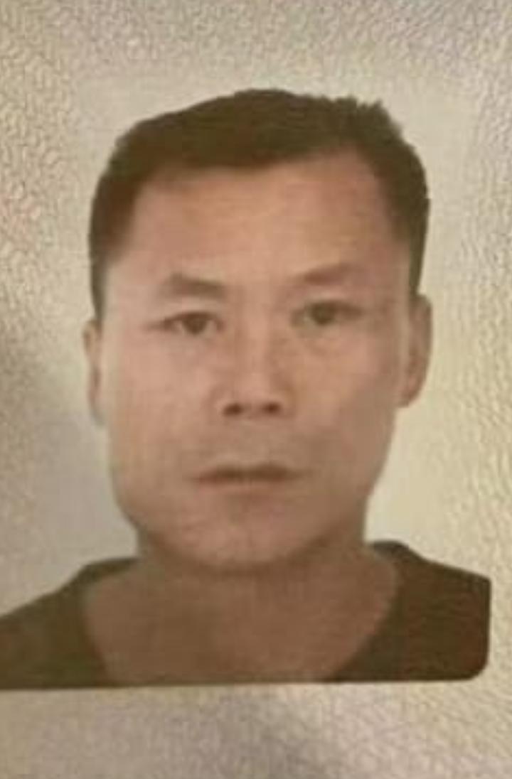SAPoliceService's tweet photo. RT #sapsGP Help police in Douglasdale find a #missing Chinese national known as Zhuang Xiaohe from Fourways. He was last seen at Monte Casino on 27/09. Anyone with info to contact Sgt Siala on 076 875 8370/011 699 1300. #CrimeStop ML
https://t.co/jL85vi6Syb https://t.co/k6INfXZDS4