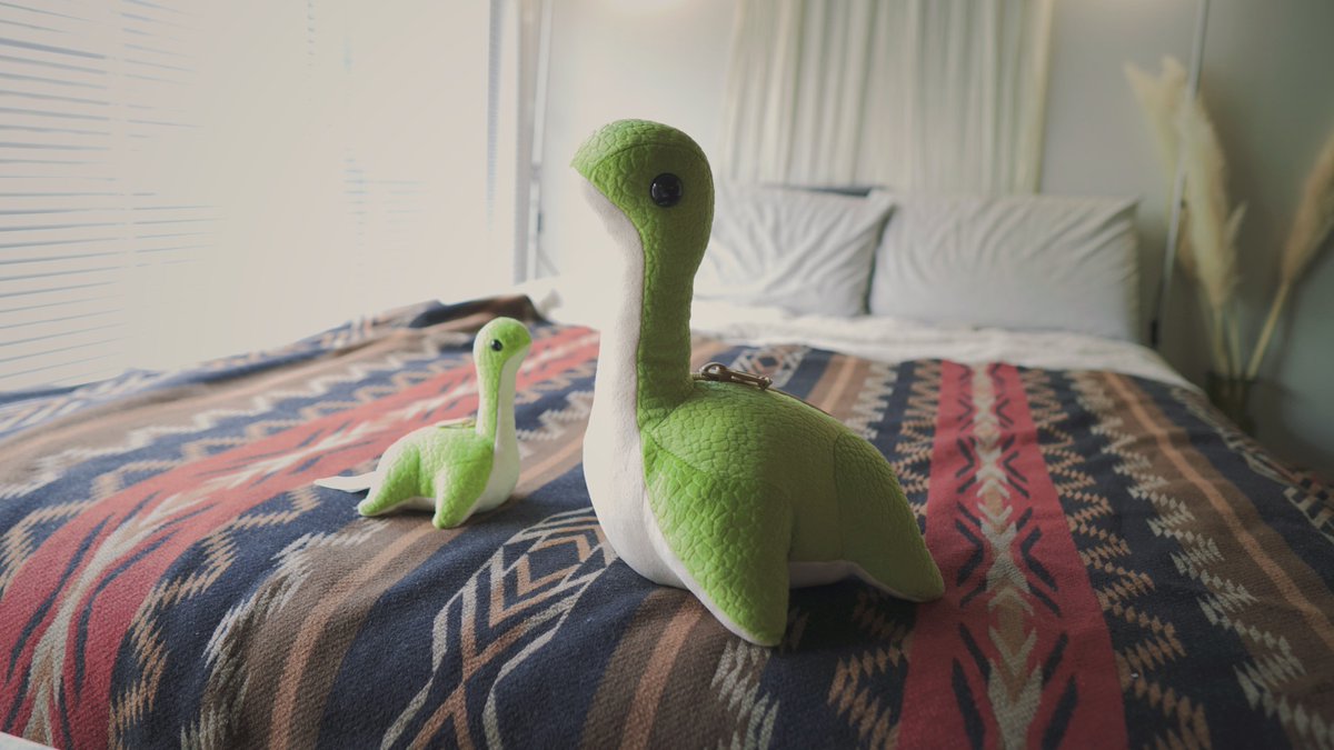 インフォレンズギークショップ Apexlegends キングスキャニオン落ちてるあのネッシーぬいぐるみが 現実の世界に登場 大きいメガサイズと小さい手のひらサイズの２サイズです 購入はコチラから 手のひらサイズ T Co 3hkygpqktg メガ