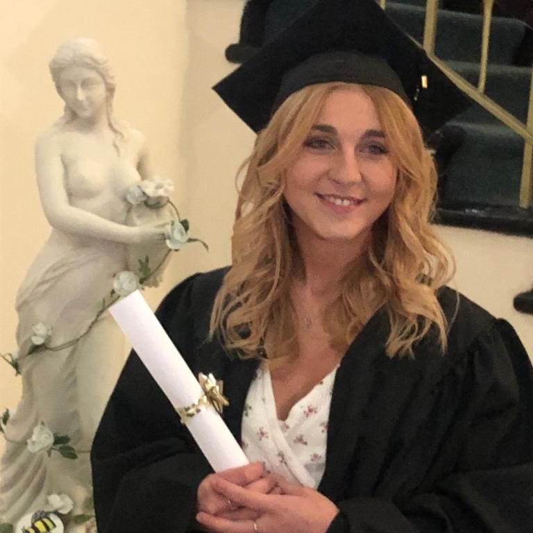 bryonydillon's tweet photo. First graduating class, First female, First Class honours...in a pandemic...pinch me!! 🤯😅👩🏼🎓
So sad to see uni go after 4 years, but so very excited to explore my unknown next big steps, for the next forever!! 🌎
#OutEdLearn it has been a true honour and joy.❤🌲🥾🎒 https://t.co/5xu9hhLR9C