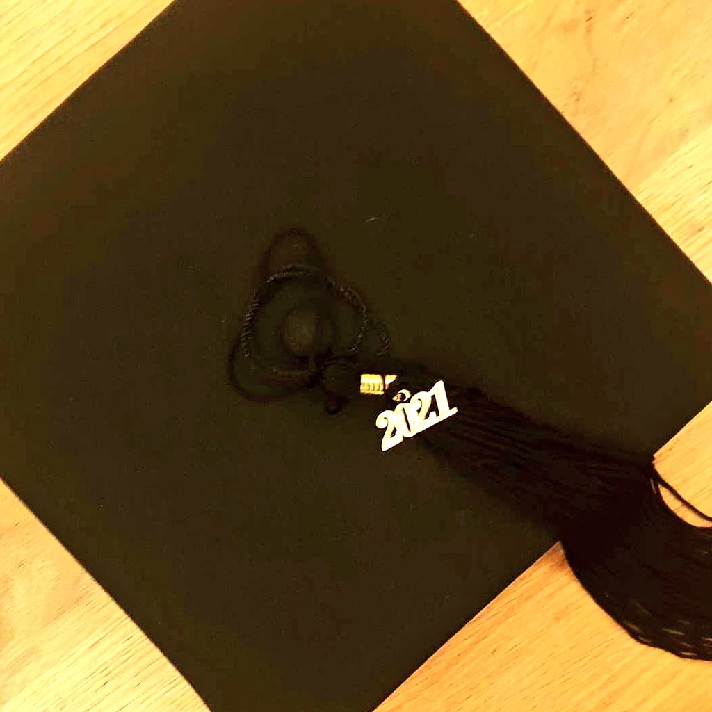 bryonydillon's tweet photo. First graduating class, First female, First Class honours...in a pandemic...pinch me!! 🤯😅👩🏼🎓
So sad to see uni go after 4 years, but so very excited to explore my unknown next big steps, for the next forever!! 🌎
#OutEdLearn it has been a true honour and joy.❤🌲🥾🎒 https://t.co/5xu9hhLR9C