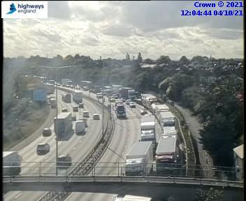 BBCTravelAlert's tweet photo. #M25 queueing anticlockwise for almost 8 miles towards the #Dartford Tunnels because of a collision on the Essex side which has closed off the right hand tunnel and also this broken down lorry just after #J1B. https://t.co/qvL5X1HjzY