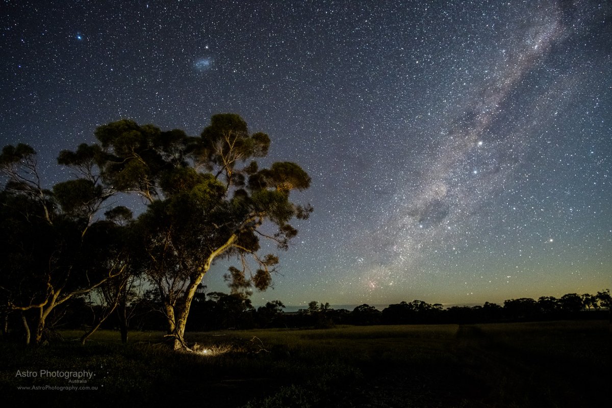 AstroObsWA's tweet photo. Onsite shooting the #milkyway a couple of weeks back for a bit of #astrophotography fun. https://t.co/KZQEEckqBq