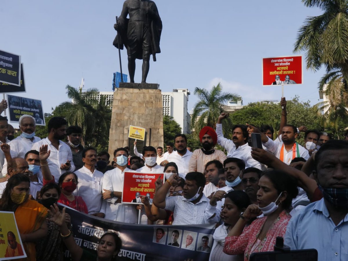 INCMaharashtra's tweet photo. उत्तर प्रदेशातील लखीमपूर खेरी येथील शेतकरी नरसंहार करण्याऱ्या आधुनिक जनरल डायर योगी सरकारच्या निषेधार्थ शेतक-यांचे मारेकरी भाजप सरकारच्या विरोधात प्रदेशाध्यक्ष नाना पटोले व माजी केंद्रीय मंत्री सचिन पायलट यांच्या नेतृत्वाखाली मुंबई येथे आंदोलन करण्यात आले.
#किसान_के_साथ_प्रियंका https://t.co/ROhmJQcqdj