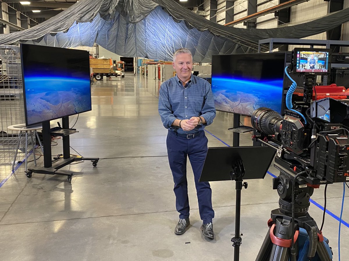 tomcostellonbc's tweet photo. Coming up on @TODAYshow - live from #spaceportTucson with the balloons that will soon carry paying passengers to the edge of space. No rockets …. Only helium. Exclusive — @WorldViewSpace https://t.co/juqWjJDEAM