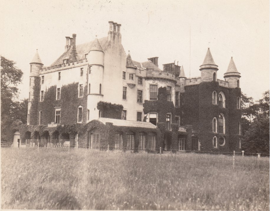 TainMuseum's tweet photo. @HighlandHistory It is Balnagown Castle #ClanRoss https://t.co/Bh39NQKOmL