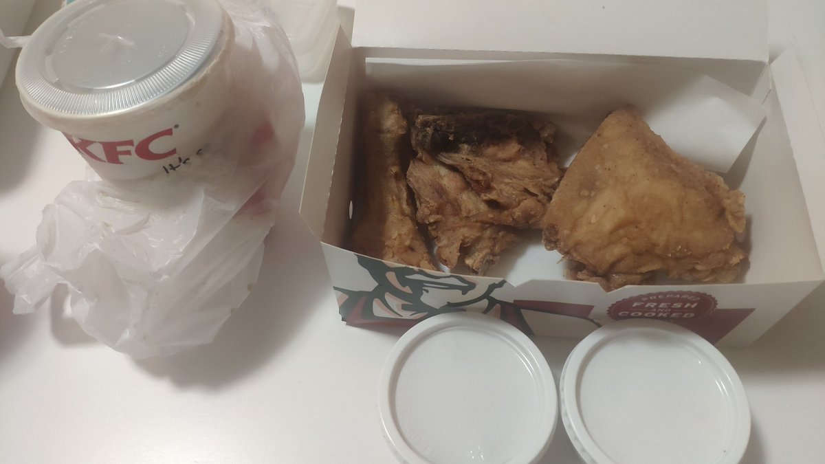 nabilzamanhuri's tweet photo. Dinner tonight inspired by @mubimalaysia 's tweet. #AliSetan2 @KFCmalaysia https://t.co/BoMUt2EnT9