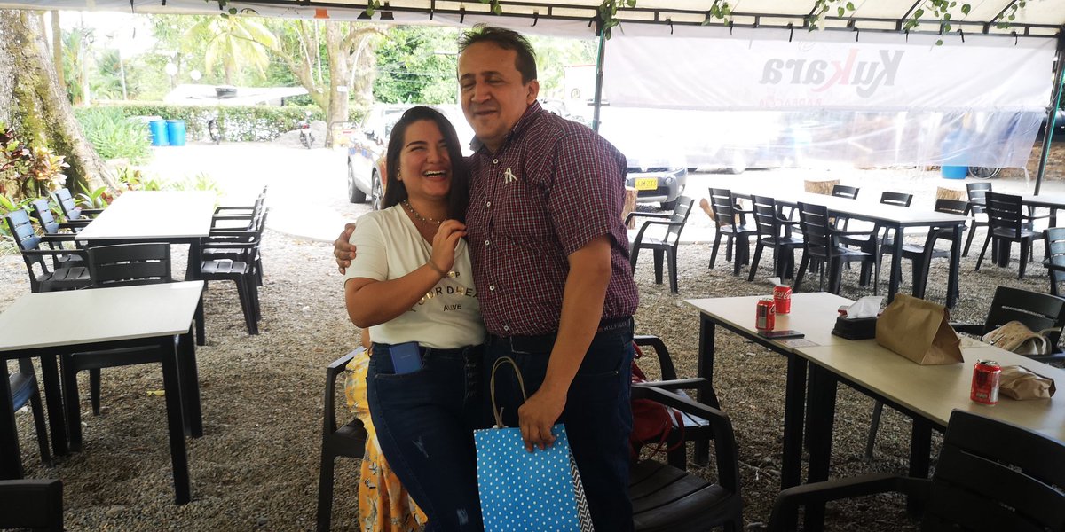 juanptoricometa's tweet photo. @Kardasil1 y su infalible sonrisa, feliz con su regalo #Consolado https://t.co/PopA9rOGp2