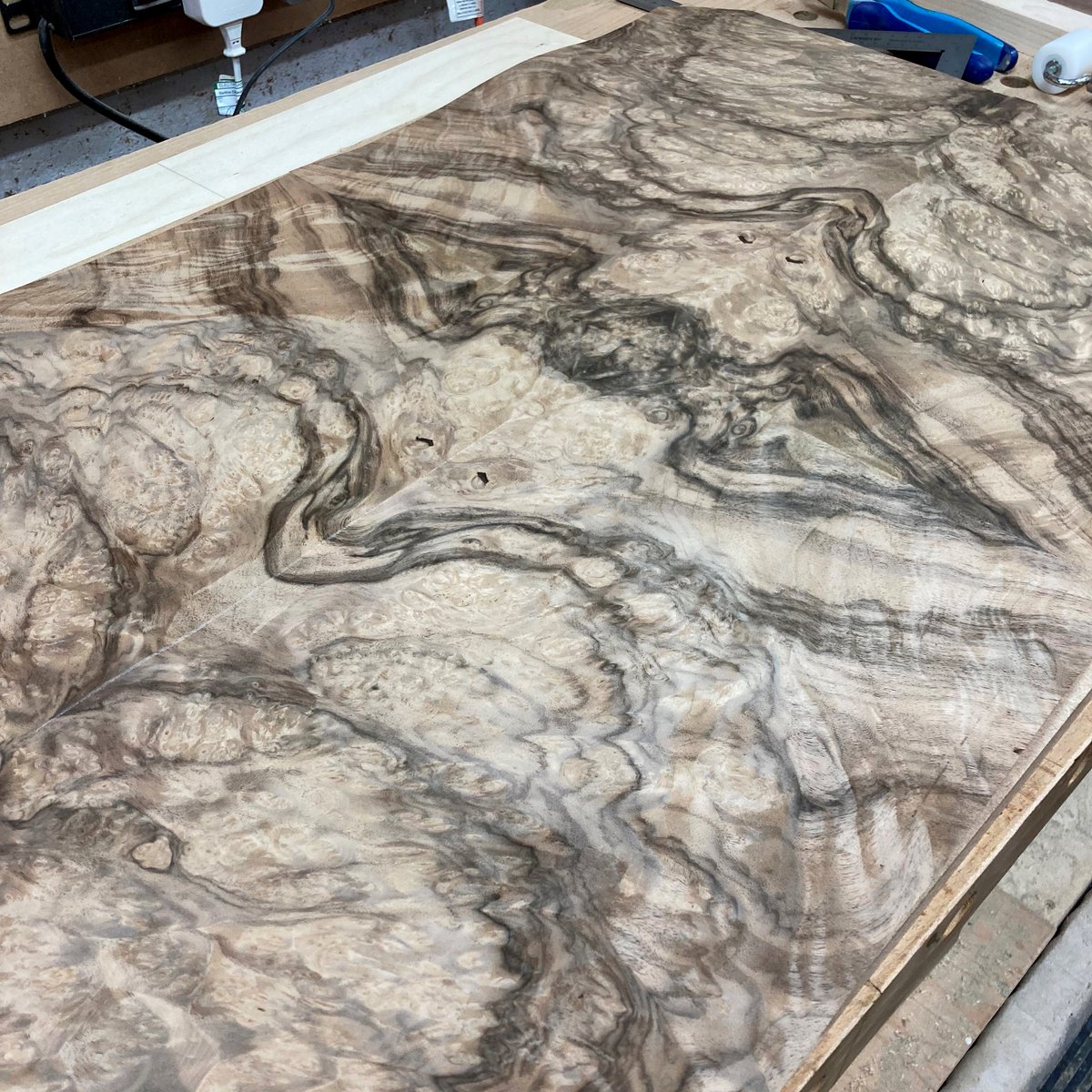 edjohnsonstudio's tweet image. Work in progress: Book-matching Burr Walnut in the workshop. More will be revealed soon…

#edwardjohnsonfurniture #bookmatching #burrwalnut #walnut #cabinetmaking #handcrafted #bespokefurntiure #workinprogress #contemporarydesign #craftsmanship